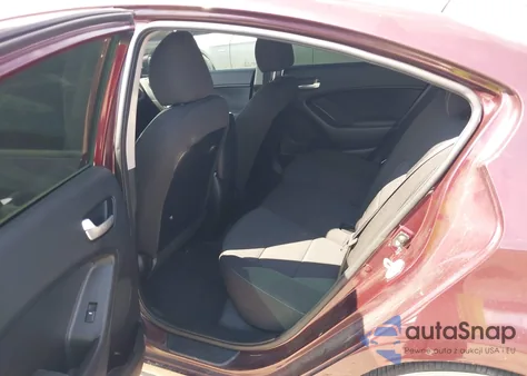 2017 Kia Forte Lx z USA, uszkodzony, nr VIN 3KPFK4A74HE146329